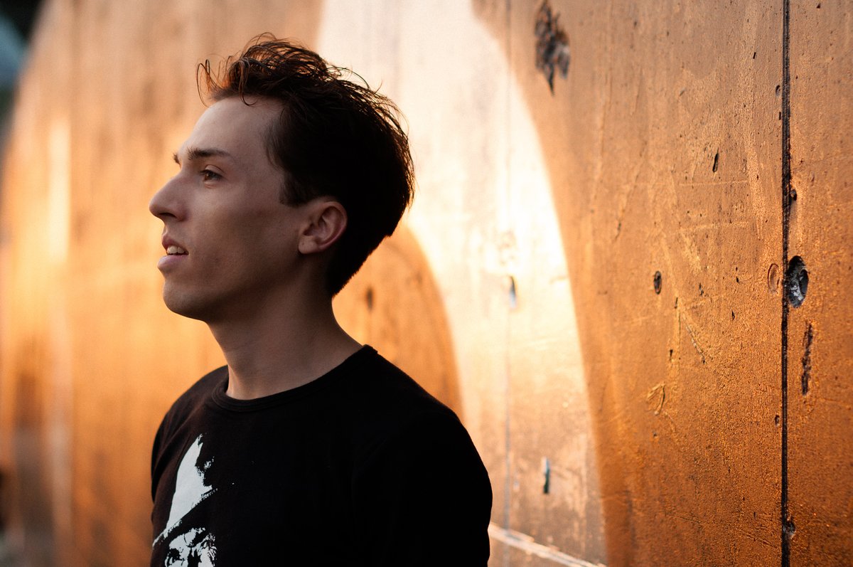 maxeconrad's tweet image. Christian at sunset || Christian bei Sonnenuntergang #berlin #actor #actorslife #photography #portraitphotography