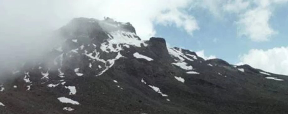 AcEcologica's tweet photo. Acción Ecológica #Opina 

*"LOS GLACIARES SE VAN: Una de las fuentes de agua dulce más importantes en los Andes está en peligro"*

#Colombia está de luto.
#laNaturaleza está de luto. 

*"Más información visita"*👇https://t.co/HF2WNKD91r https://t.co/rsFIdJ73aG