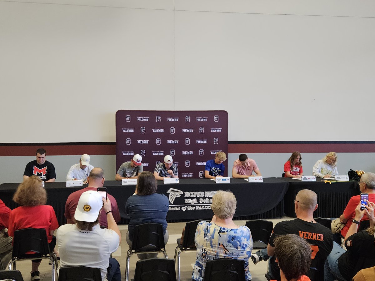 Huge CONGRATS to Summit Soccer and Baseball player Gavin Werner (East Central College) on signing his letter of intent to play college soccer next year.

Congrats as well to all of the outstanding athletes who signed their letters of intent! Proud day for the Falcons and the 026!