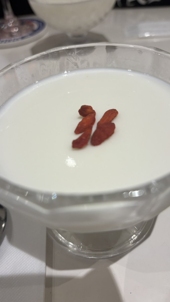 あみる tweet media