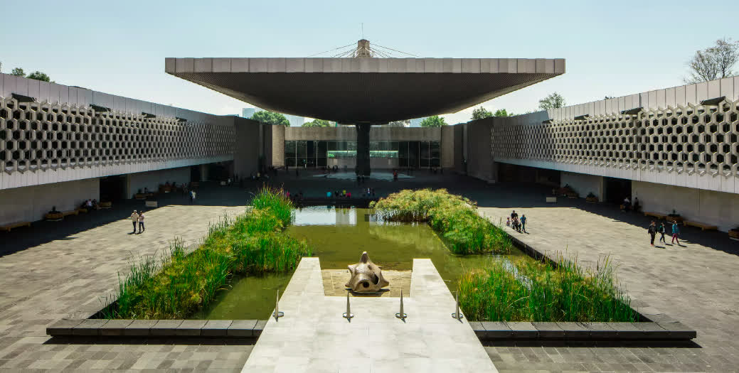 #Undíacomohoy en 1919 nació y en 2013, murió el arquitecto Pedro Ramírez Vázquez. En 1968 fue presidente del Comité Organizador de los Juegos Olímpicos de la Cd. de México. Fue rector y fundador de la Universidad Autónoma Metropolitana. bit.ly/4tVwfSs