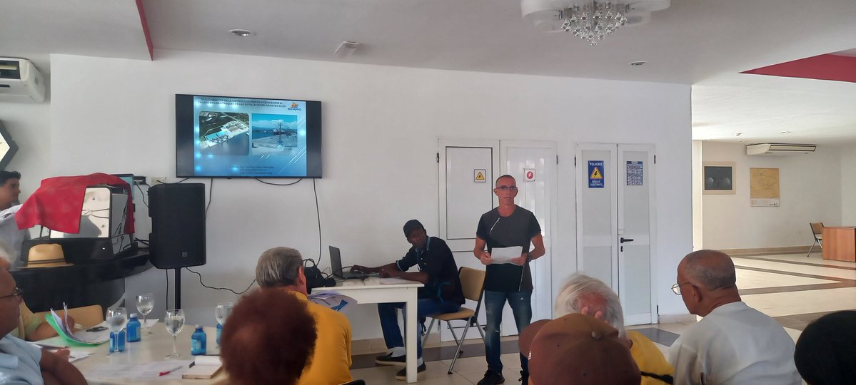 Inician las exposiciones, donde cada ponente comparte sus conocimientos y propuestas para seguir creciendo como Empresa.
#portuariosdeloriente 
#SantiagodeCuba