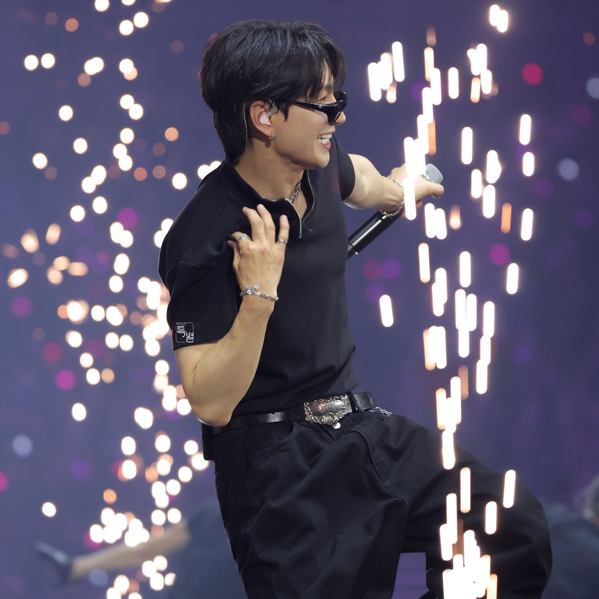 260405 슈퍼쇼10 SJ-CORE

날 따라 해봐 Let's dance 🎶

#SUPERSHOW10 #SJCORE #SUPERJUNIOR 
#LEETEUK #슈퍼주니어 #이특 #특별하게_사랑해