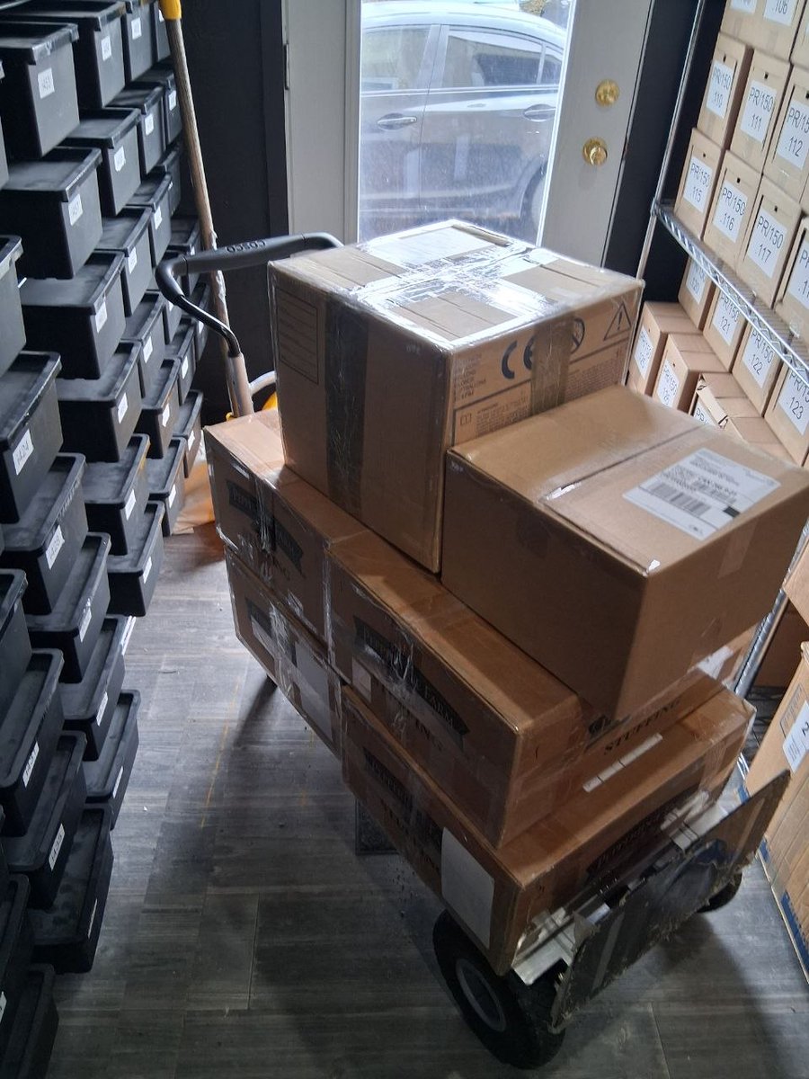 Extralooners's tweet image. Some stock on the road to go to our new warehouse in France ! 🥳

----
Quelques produits sont sur la route pour intégrer notre nouvel entrepôt en France ! 🥳

extralooners.online

#looner #extralooners #ballon #balloons #ballooncommunity