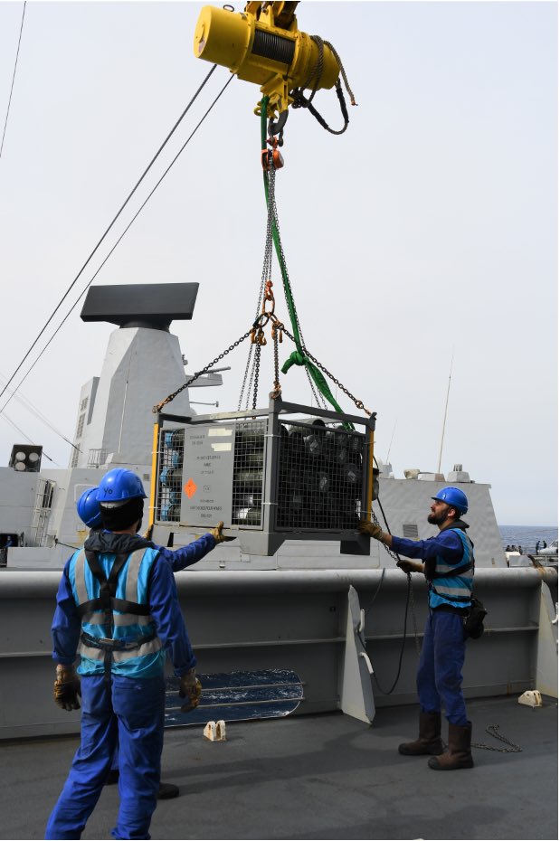 📍Méditerranée | Être et durer : c'est possible pour le <a href="/French_CSG/">French Carrier Strike Group</a> et ses escorteurs 🇪🇸🇳🇱🇮🇹 grâce au ravitaillement à la mer ⛽
 
➡️ Fédérer nos alliés européens au sein d'un groupe aéronaval 
 
🎯 Assurer une surveillance des espaces maritimes et aériens en Méditerranée