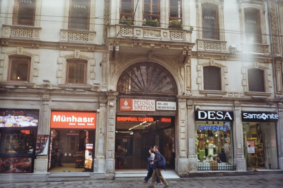 beratyanci's tweet image. beyoğlu sineması #analog #35mm