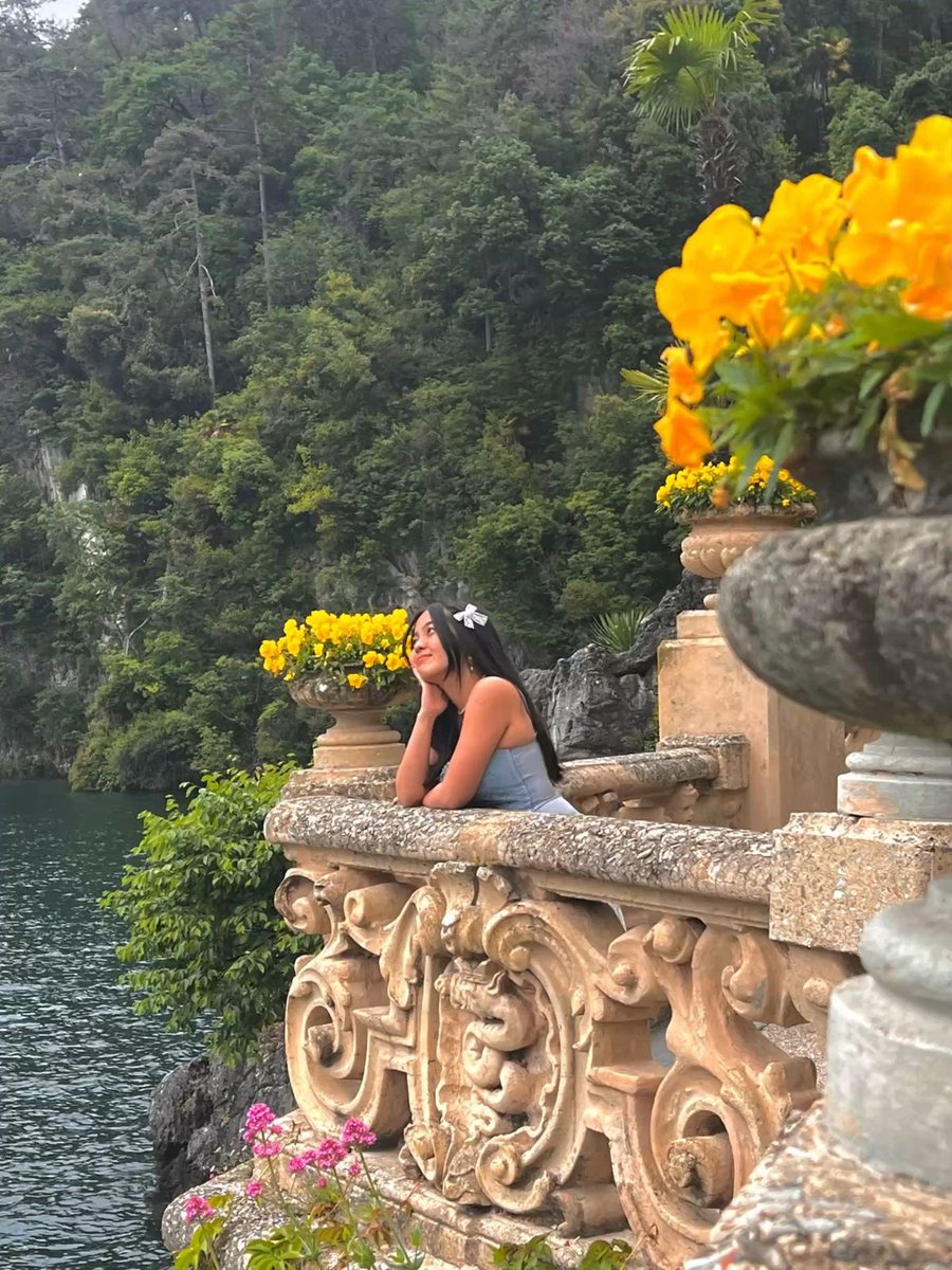 Diorgirlx's tweet photo. dresses made for views like this https://t.co/G6SwZmr5qv