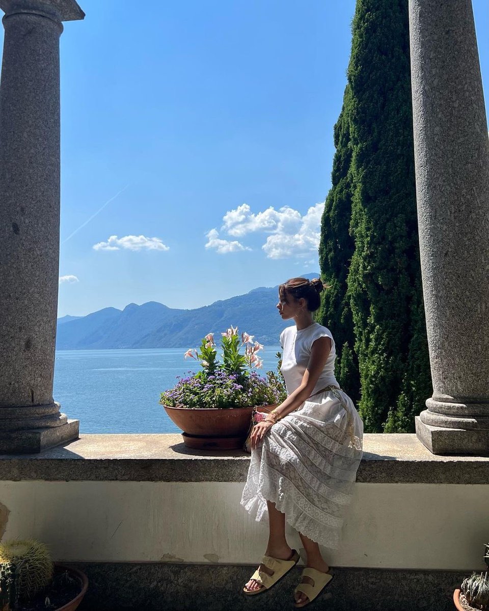 Diorgirlx's tweet photo. dresses made for views like this https://t.co/G6SwZmr5qv