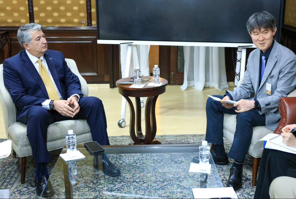 𝗛𝗼𝗻𝗱𝘂𝗿𝗮𝘀 𝘆 𝗖𝗼𝗿𝗲𝗮 𝗱𝗲𝗹 𝗦𝘂𝗿 𝗳𝗼𝗿𝘁𝗮𝗹𝗲𝗰𝗲𝗻 𝗮𝗹𝗶𝗮𝗻𝘇𝗮 𝗲𝘀𝘁𝗿𝗮𝘁𝗲́𝗴𝗶𝗰𝗮 𝗱𝗲 𝗰𝗼𝗼𝗽𝗲𝗿𝗮𝗰𝗶𝗼́𝗻 𝗽𝗮𝗿𝗮 𝗱𝗲𝘀𝗮𝗿𝗿𝗼𝗹𝗹𝗼 𝗲 𝗶𝗻𝗻𝗼𝘃𝗮𝗰𝗶𝗼́𝗻

Ambas naciones reafirmaron su interés de ampliar acciones conjuntas en energía, salud,