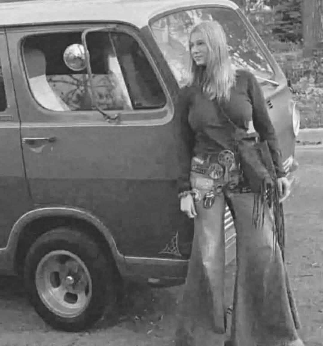 Lily Rosewood tweet media