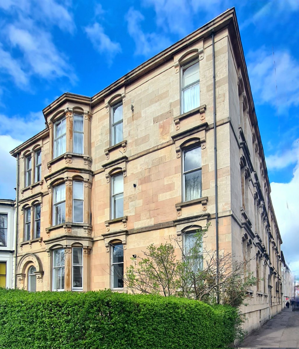is_glasgow's tweet image. I love this unusual-looking tenement building on the corner of Holyrood Crescent and Napiershall Street in the north of Glasgow, especially the arches around the windows and doors.

#glasgow #architecture #glasgowbuildings #tenement #architecturephotography