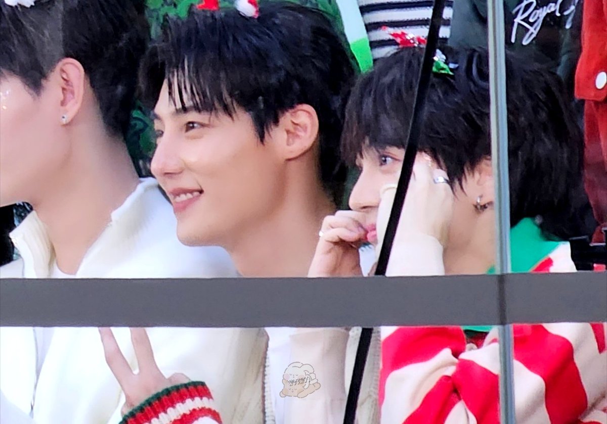 🧡⚡️🐰

Love Sailub☆Pon once a day 

#วิญวินด์  👻🍃 #WinWind
#SailubPon ☆ #สายลับภณ ☆
#SpySailub #PonThanapon