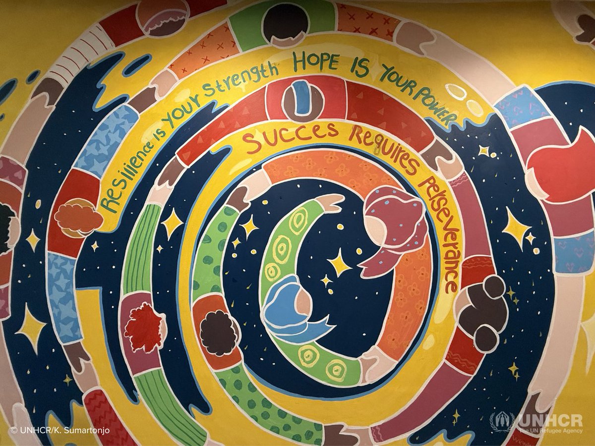 UNHCRIndo's tweet image. Memperingati #HariSeniSedunia, UNHCR menyoroti kekuatan seni sebagai sarana ekspresi dan pemulihan bagi para pengungsi.

Lewat seni mural, mereka mengubah dinding kosong menjadi kanvas penuh mimpi dan cerita, menghidupkan harapan dalam tiap sapuan kuas. #WithRefugees #WorldArtDay