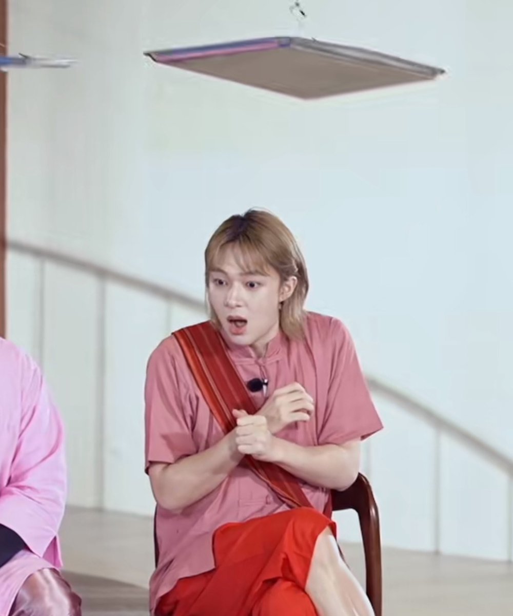 ‎𝗯𝗹𝘂𝗲 𝗽𝗲𝗮𝗰𝗵 ୧ · tweet media