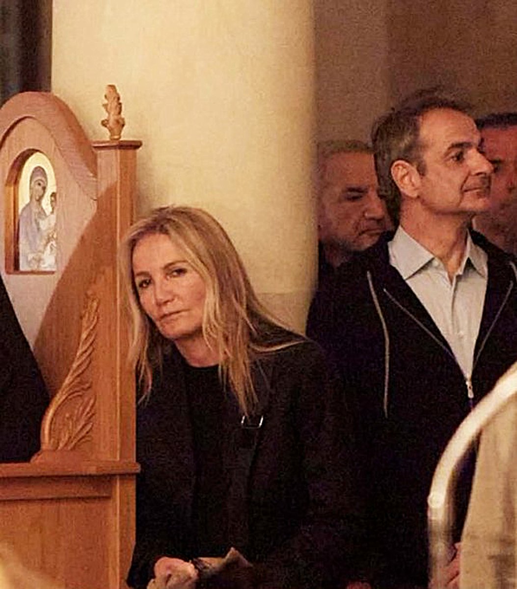 blackmore_r's tweet photo. ''Μου κατεστρεψε την ερωτικη μου ζωη ο Βαξεβανης'' !!! https://t.co/q7fJxl2y1Y
