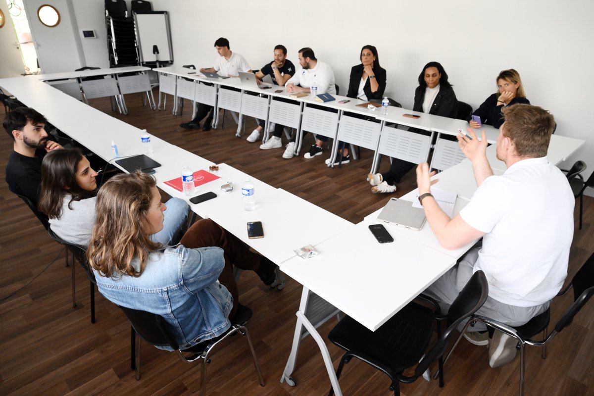 FranceOlympique's tweet image. [#Athlètes] 
Hier, la #CAHN du #CNOSF s’est réunie à la Maison du sport français pour une réunion en plénière ! Au programme de cette journée de travail : 
➡️ Des sessions de travail en groupe sur les CAHN fédérales, la soirée des champions ou encore le réseau des olympiens,
➡️
