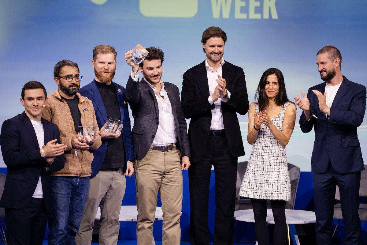 Paris Blockchain Week tweet media