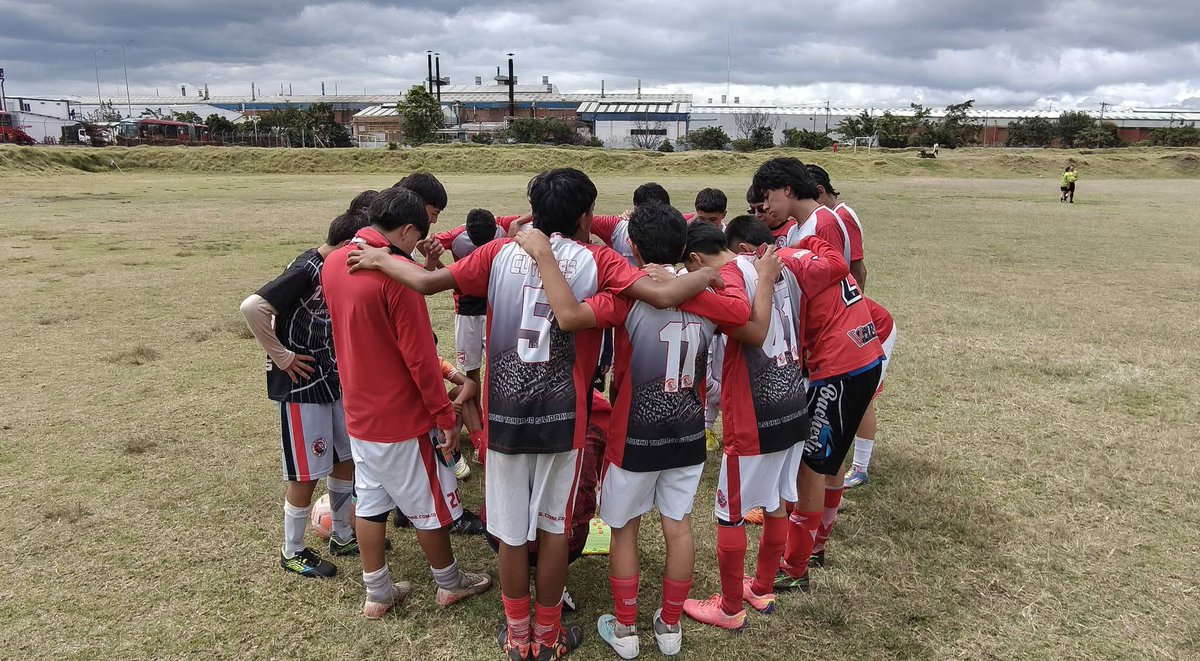 lgars_club's tweet photo. 📷 Postales que nos dejaron el último partido de nuestra pretemporada antes del gran reto de este semestre, Copa Santa Fe, confianza en nuestros jugadores y nuestro cuerpo técnico.
🇲🇨 Vamos Todos Juntos.
#lgars #clubdeportivolgars https://t.co/EXTPrvRRSG