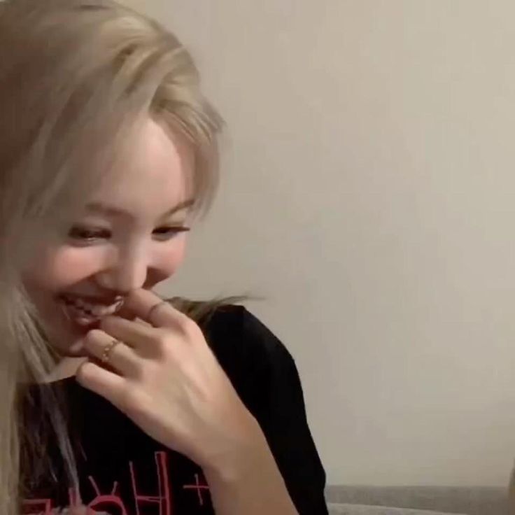 lala ✰ .ᐟ tweet media