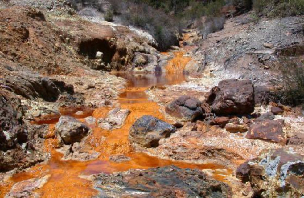joesev's tweet photo. @CowcatEsq @RepAngieCraig It affects the watershed in the BWCA. Its exact placement is irrelevant https://t.co/ZYBWB7Tyij