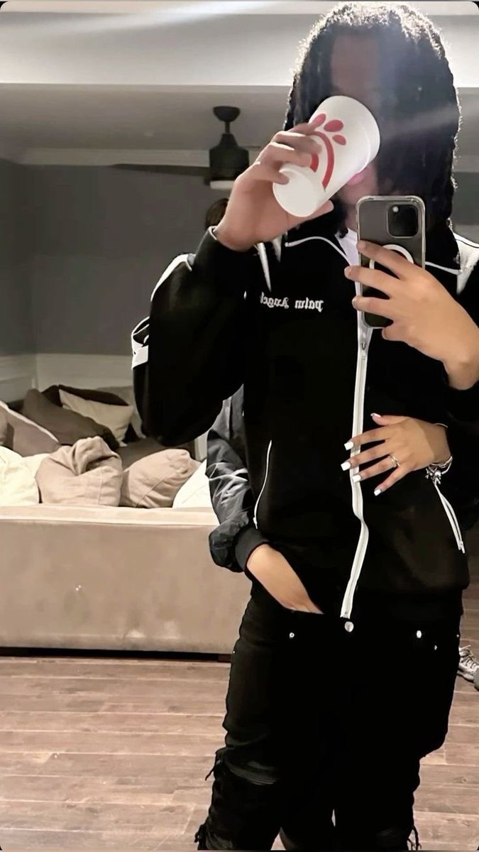 royalifye's tweet photo. my heart 🖤 . https://t.co/X9okn8Yt80