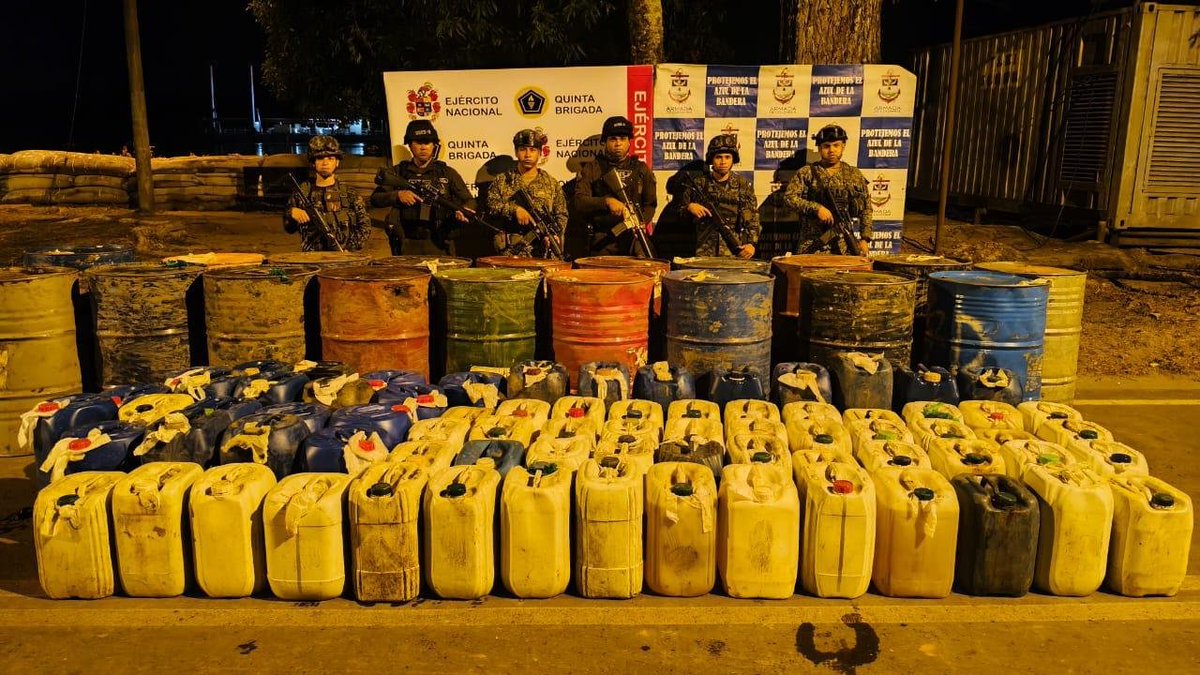 COL_EJERCITO's tweet image. #EsNoticia | Más de 100 laboratorios y cerca de 8 toneladas de droga incautadas en el nororiente colombiano.

Tropas de @Ejercito_Div2, en operaciones en #Santander, #NorteDeSantander, sur del #Cesar y Yondó, #Antioquia, lograron la neutralización de alias Pájaro, cabecilla del