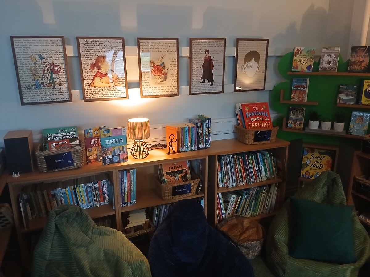 WhistonJandI's tweet photo. New favourite space in school to relax and enjoy a book or a board game @WhiteWoodsPAT1 https://t.co/2b4Yen6sLJ