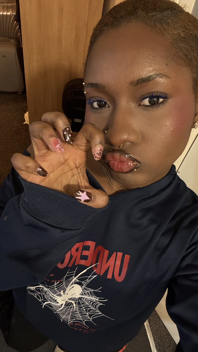 meera ⚢ #1 barou fangirl tweet media