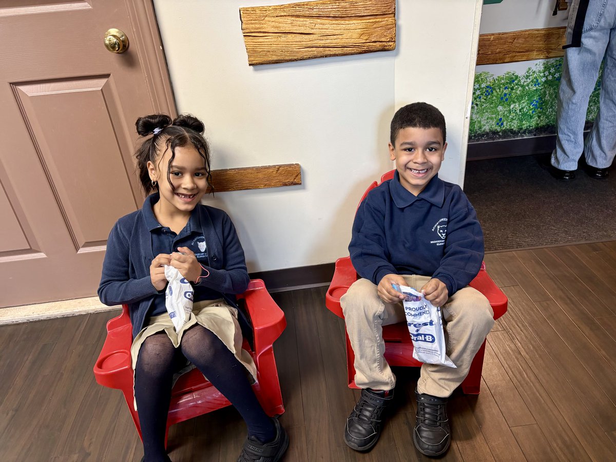commerceparkcdo's tweet image. Check out our Smiles of the Day! 💙
We love celebrating moments like this! 🌟

#PediatricDentistry #CommercePark #LocallyOwned