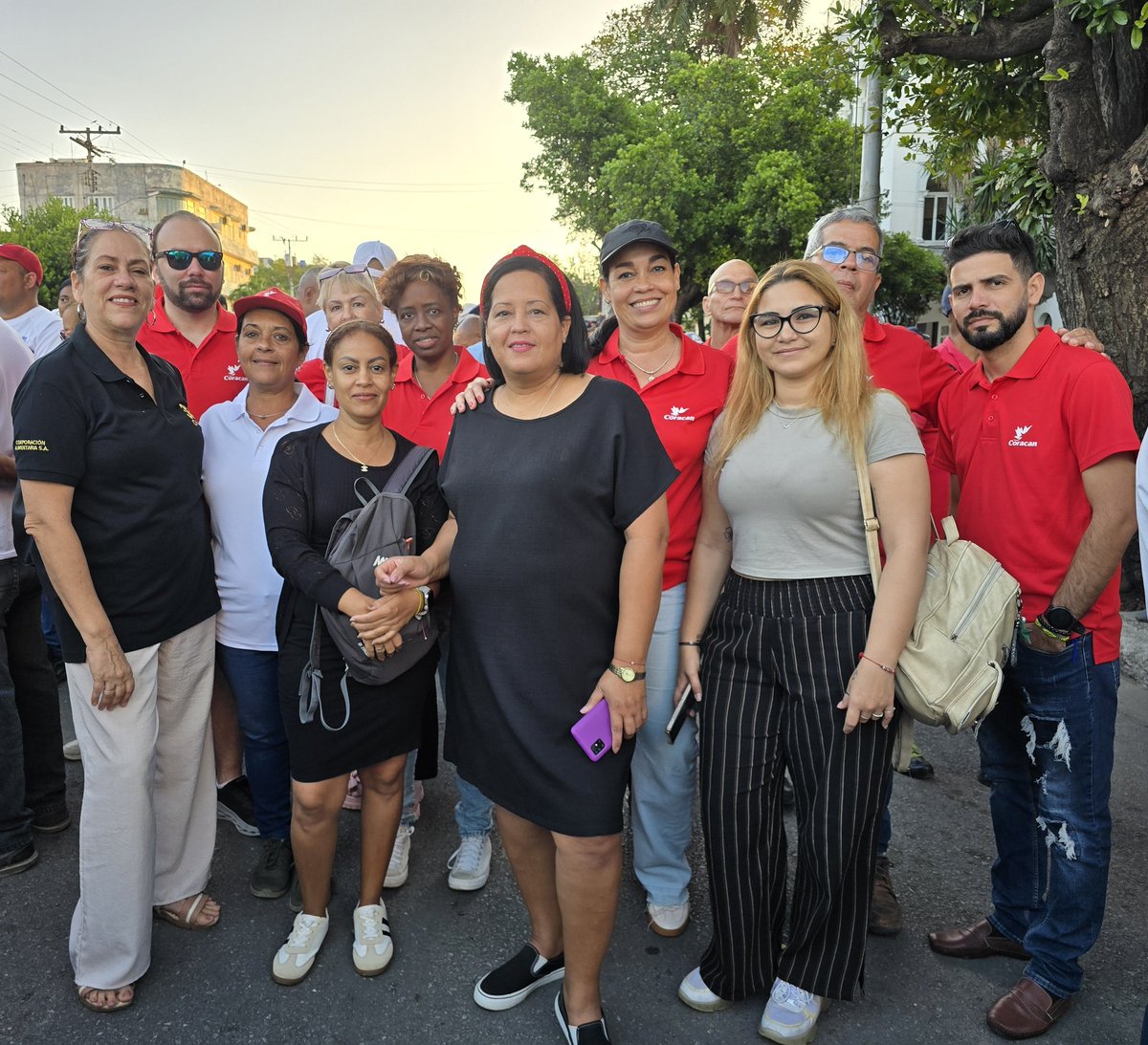 🇨🇺Seguiremos defendiendo cada conquista de la Revolución, con la certeza de que #CubaVencerá.En 23 y 12, el presidente <a href="/DiazCanelB/">Miguel Díaz-Canel Bermúdez</a> nos convocó a estar unidos frente a las amenazas del imperio.
Nos guía la convicción en la victoria que inspiró a Fidel en Playa Girón. 
#GirónEsHoy