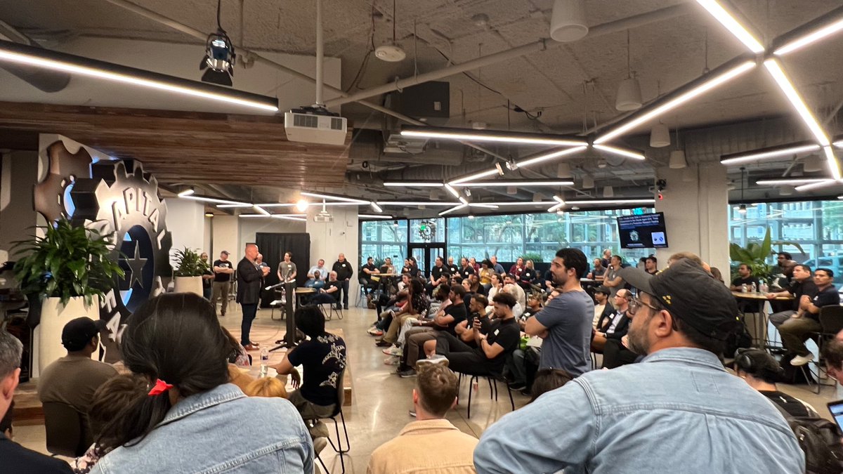 ChaseRan's tweet photo. Austin’s Claude community really showed up on Monday for ATX’s official Claude Code meetup! With a line out the door, over 150 people came out to learn, share, and collaborate on all things Claude! It felt like one big happy family. ☺️ The energy in the room was electric! ⚡️ https://t.co/pnuKk5DE4w
