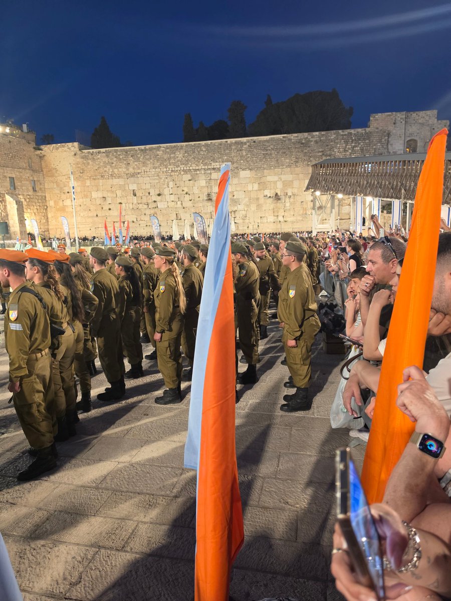 Ran Bar-Zik tweet media