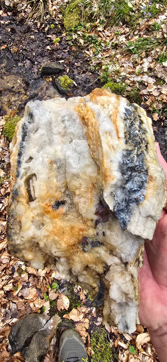 mentordemi's tweet image. Launching Element 51 Resources to capture antimony’s resurgence.
Starting in Eastern 🇽🇰: high-grade history (up to 19.6% Sb), 3km strike with 80% untested, and strong upside in a critical mineral facing global shortages.
Also reviewing assets across 🇲🇰, 🇦🇹 &amp;amp;🇸🇪.
More to come.
#Sb