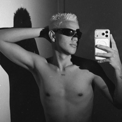 SOUZZAAND's tweet photo. #NovaFotoDePerfil https://t.co/23Q37m76o6