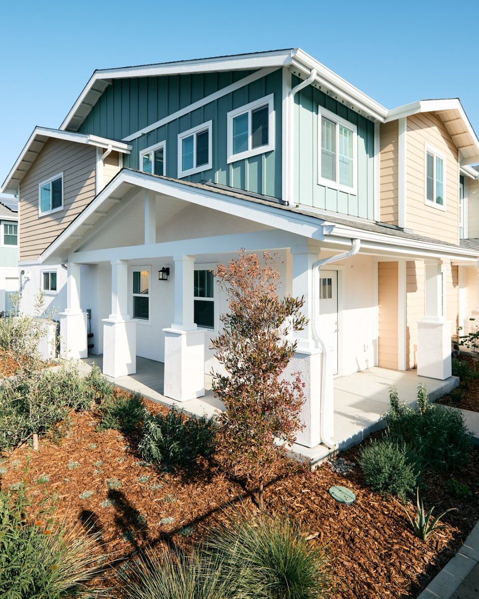 HabitatLA's tweet photo. 🏡 June is #NationalHomeownershipMonth

Every home represents more than a structure- it’s stability, opportunity, and a foundation for the future.

Across #GreaterLosAngeles, these homes are creating pathways to #homeownership and stronger communities💙 https://t.co/zHOMWYGj1d