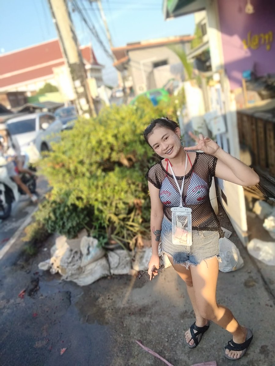 เสร่อ tweet media