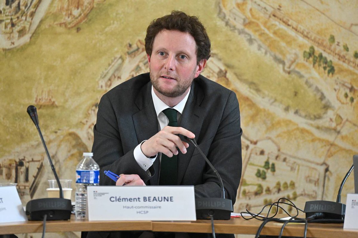 Clément Beaune tweet media