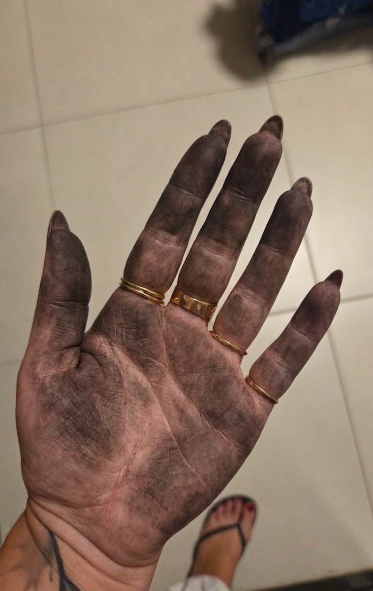 נצנצים tweet media