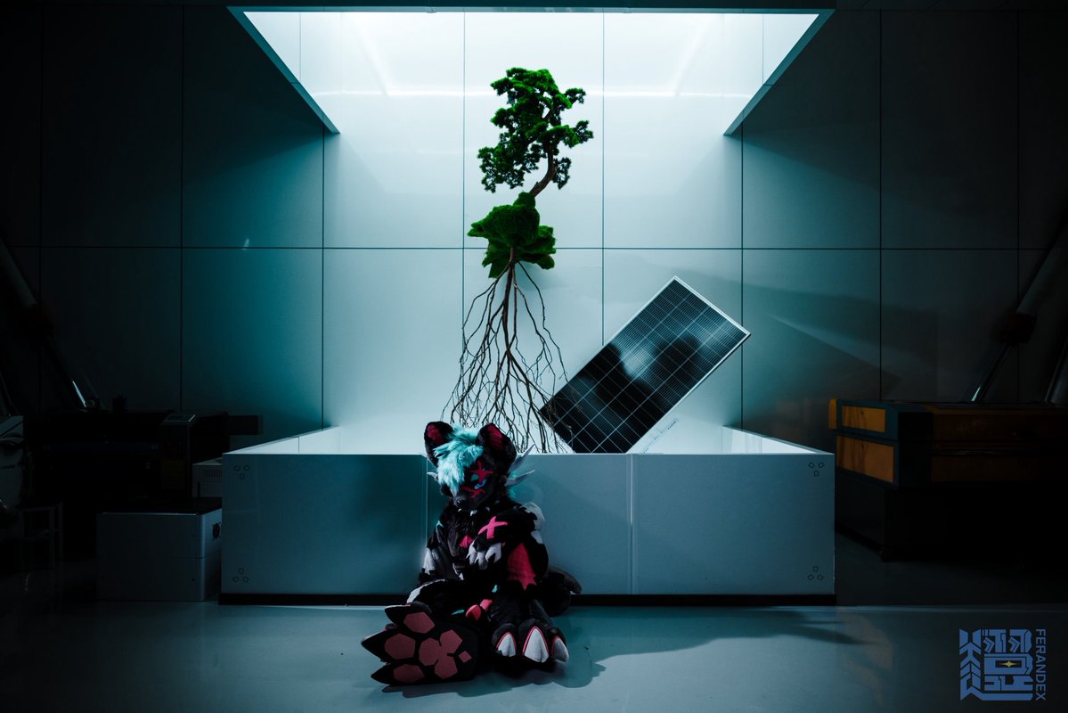 I’ll see you at the finish line

If you can ever make it
#FursuitFriday #FursuitEveryday #fursuit #furry #兽装