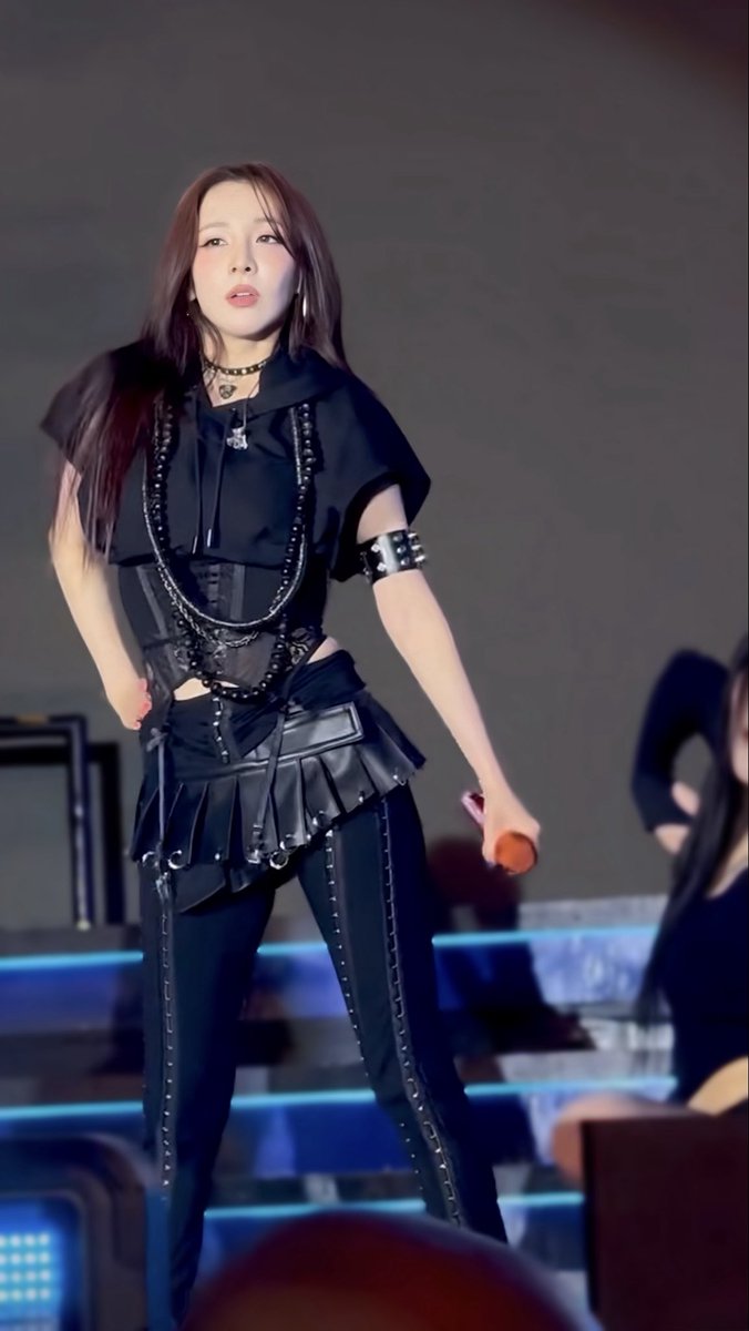 Krap_araD's tweet image. 🖤Pretty Rock Girl🖤
#sandara #SuperIdolDARAinSIEMREAP