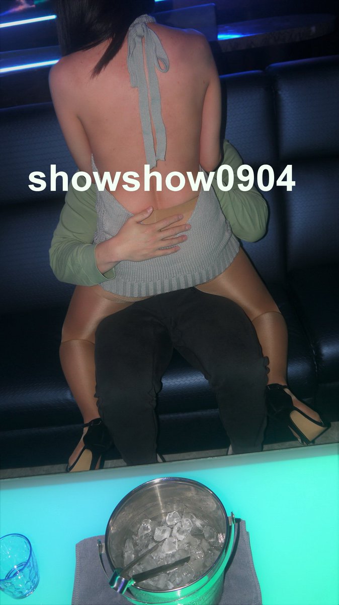 你是否曾在KTV摸過一隻狐狸
妳是那隻狐狸？
我是旁邊拍照的醬板鴨！