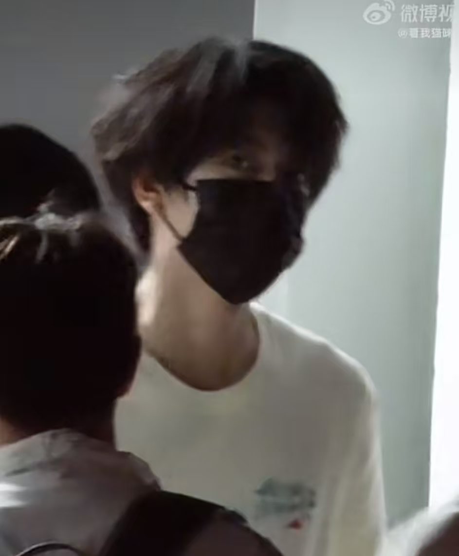 给我点饭吧 tweet media