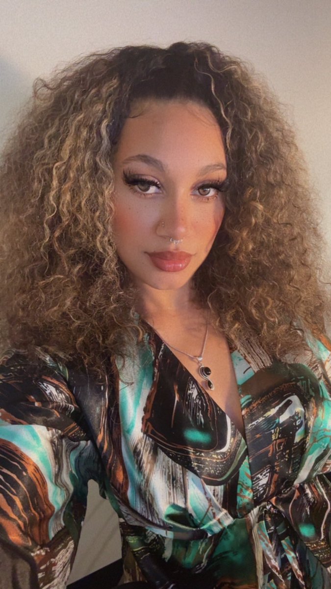 queenminx tweet media