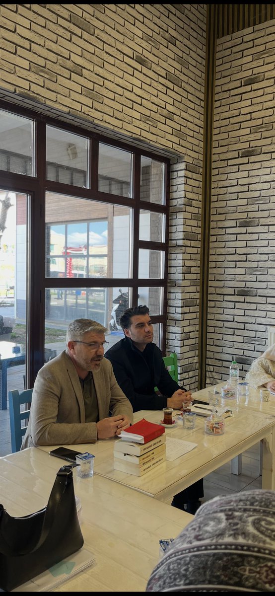 MaunAdem's tweet photo. Dünya Edebiyatı Sohbetleri ilk turuyla yoğun katılımla başladı. 🥳📚 

@_aliyalcin_  @musalparslanuni @ADEMgenelmerkez  @hasan_yldz_06  @mstemrebalci https://t.co/jEKCKAhAZg