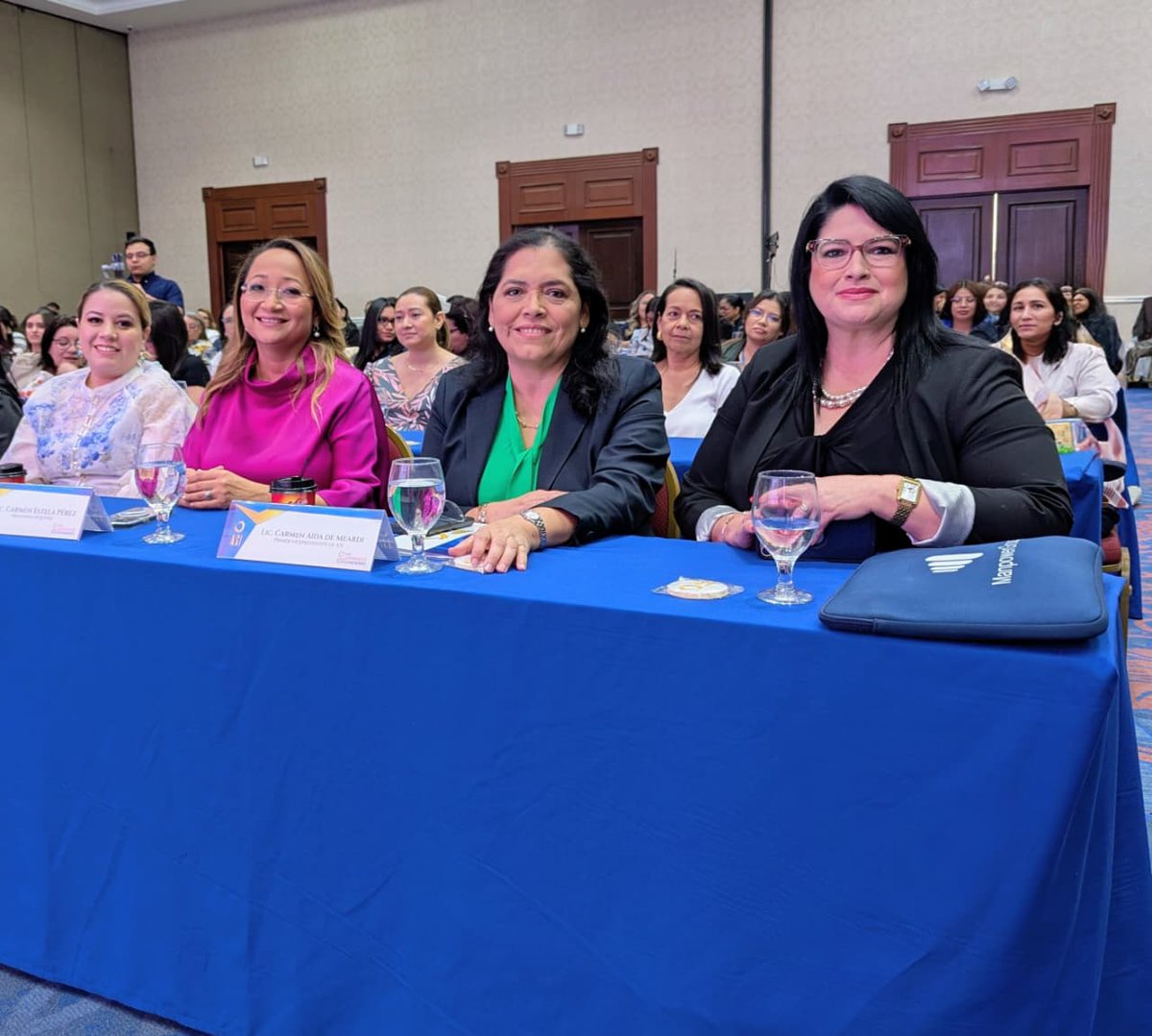 asielsalvador's tweet photo. Damos inicio al foro Women in Business 2026 💼✨

Un espacio donde el liderazgo femenino cobra protagonismo, conectando ideas, experiencias y visión para transformar el mundo empresarial.

#WomenInBusiness2026 #LiderazgoFemenino #MujeresQueInspiran https://t.co/YoF9a4egyl