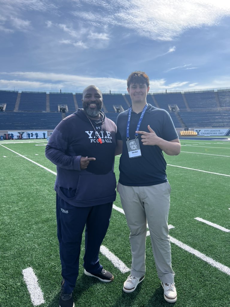 AdamMA_09's tweet photo. Thank you @Bigstef72 for inviting me out to a spring practice. It was a pleasure to watch the guys practice, tour the campus and get the opportunity to talk to the coaches afterwards. Looking forward to attending camp! @yalefootball @coach_cahill @LoomisFootball @coachbanks9 https://t.co/PK2hFPNYKF