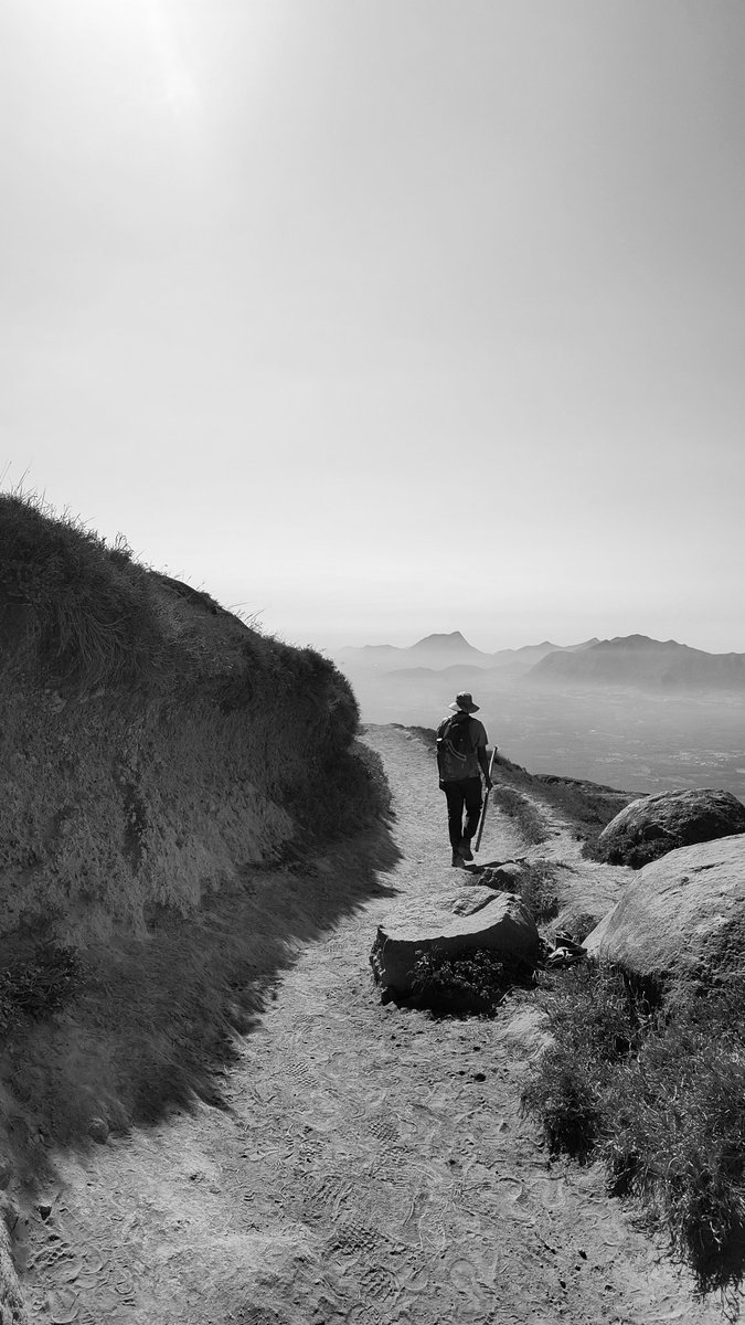 iam_rohit13's tweet photo. 7 hills journey.

The last photo says it all,  this 10-hour trek sucked the soul out of me. The toughest one I have done so far, considering my current health bar.

A much-needed free health checkup from nature. 

#velliangiri #trek #southkailash🕉️ https://t.co/XvlM9cKFJ1