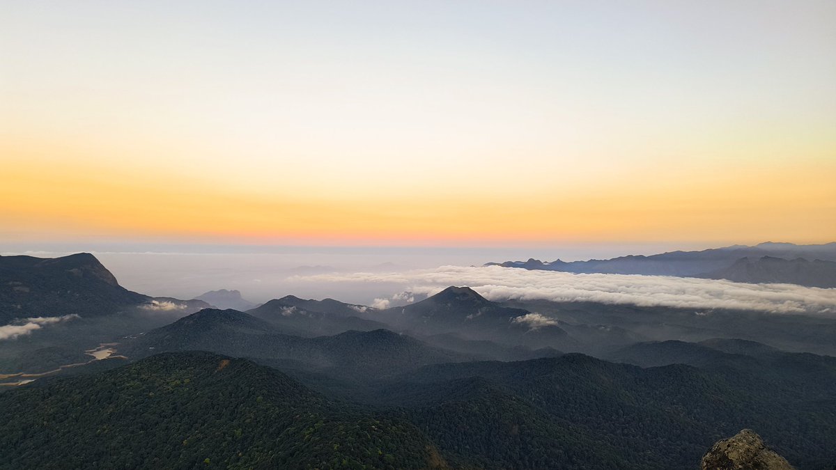iam_rohit13's tweet photo. 7 hills journey.

The last photo says it all,  this 10-hour trek sucked the soul out of me. The toughest one I have done so far, considering my current health bar.

A much-needed free health checkup from nature. 

#velliangiri #trek #southkailash🕉️ https://t.co/sMc6gT4jcB