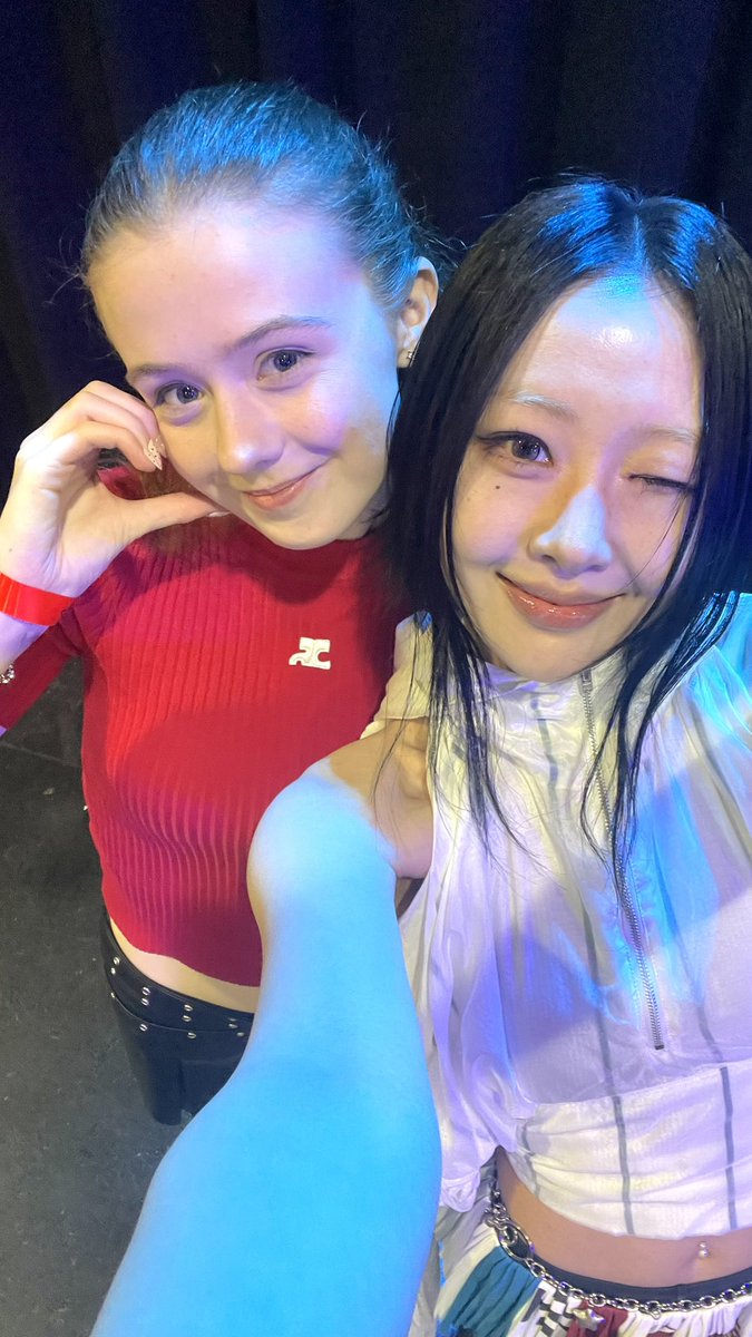 ★ lauren ★ met yves!!! ★ 🍉 tweet media