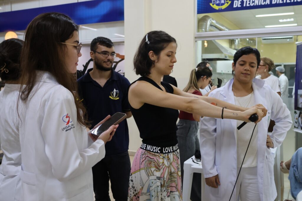 ius_sdb's tweet photo. 🇧🇷 On World #Health Day, @unisalesiano health students led a hands-on initiative focused on integral care and teamwork. Through assessments, #nutrition guidance, and simulations, they strengthened skills and highlighted the importance of multidisciplinary, patient-centered #care. https://t.co/2DGWIh6REK